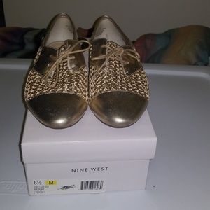 !!! Gold nine west flats size 8.5